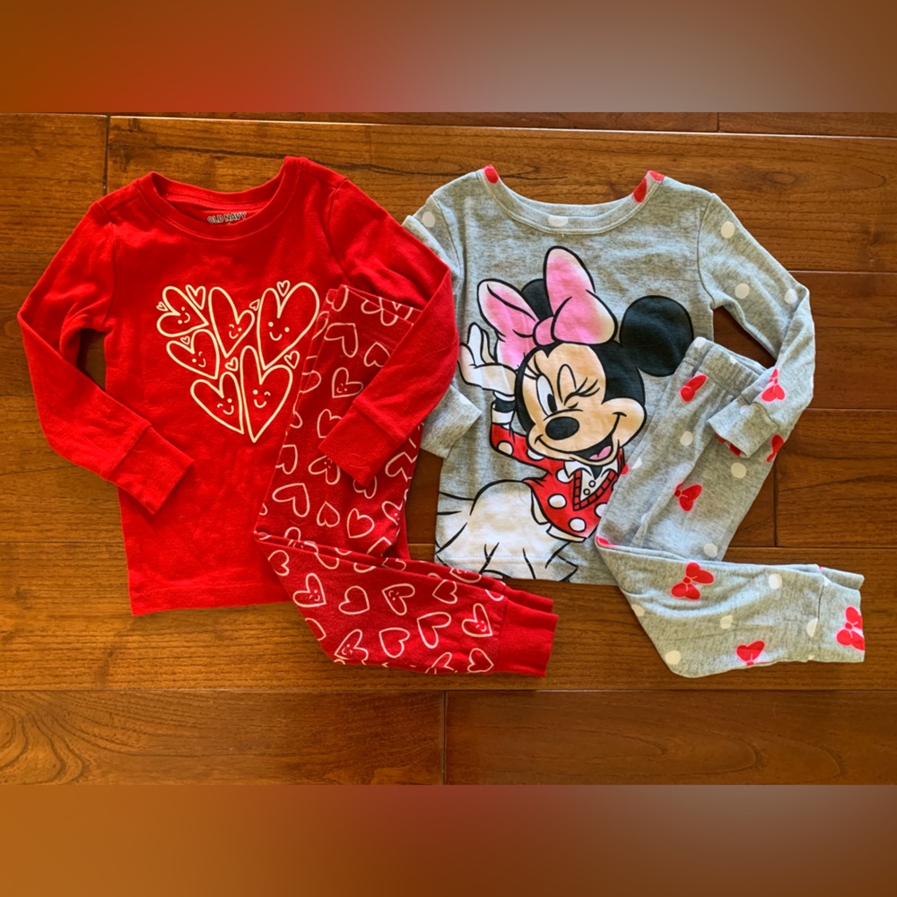 Girls Pajama Sets 4 piece Lot Size 2T Hearts Valentines Disney Minnie Old Navy